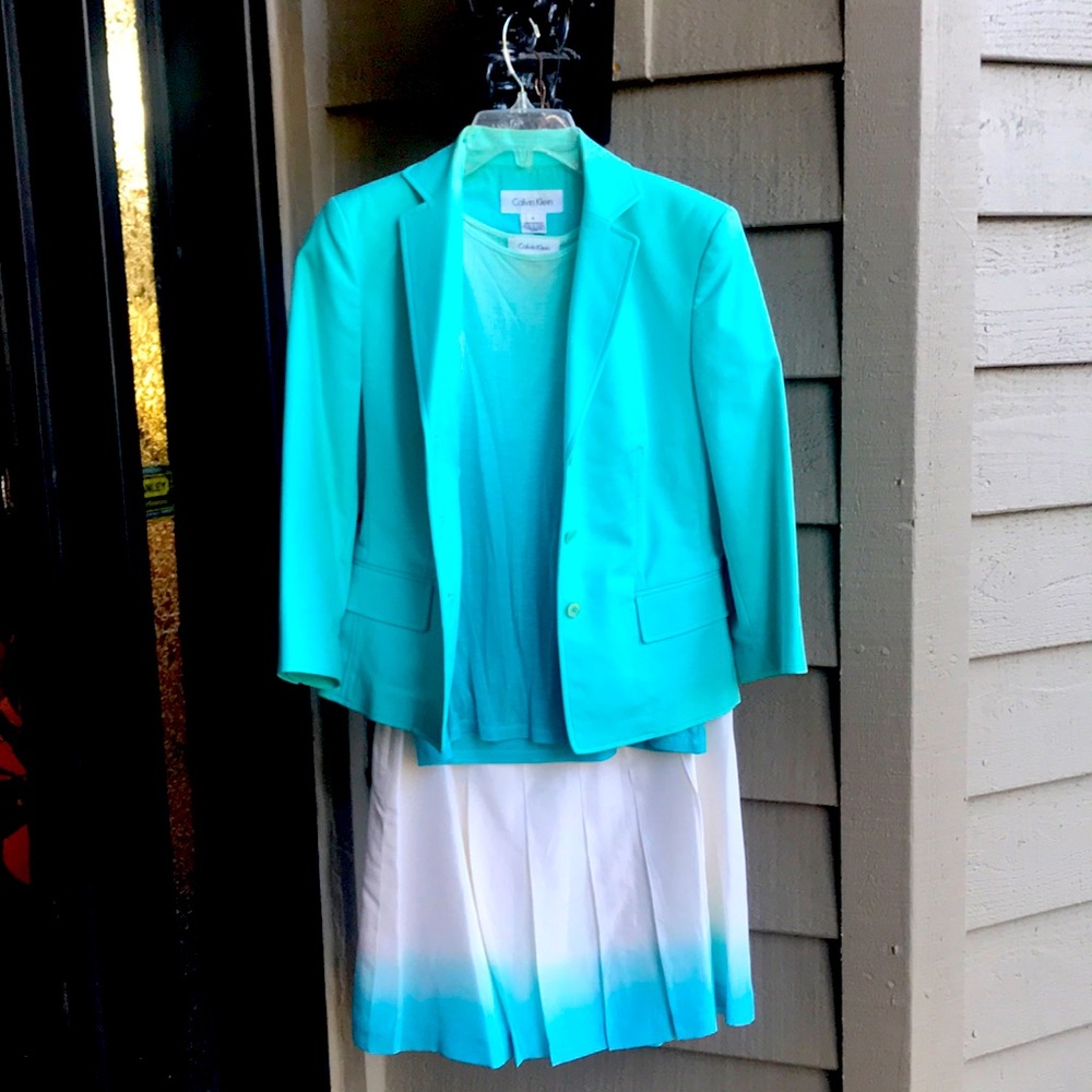 3 piece Calvin Klein set! Size 4
